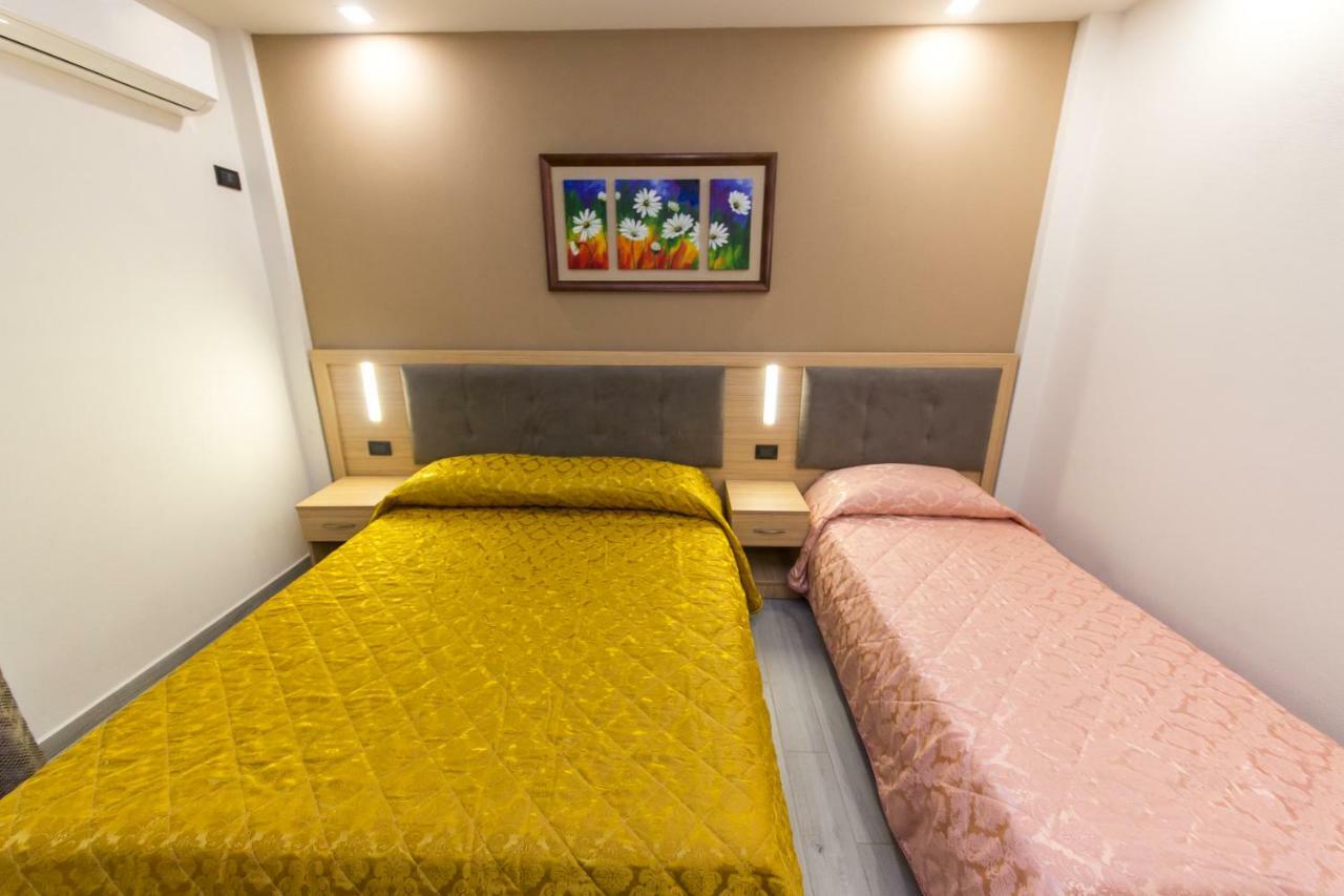 Western Star Hotel Durres Bagian luar foto