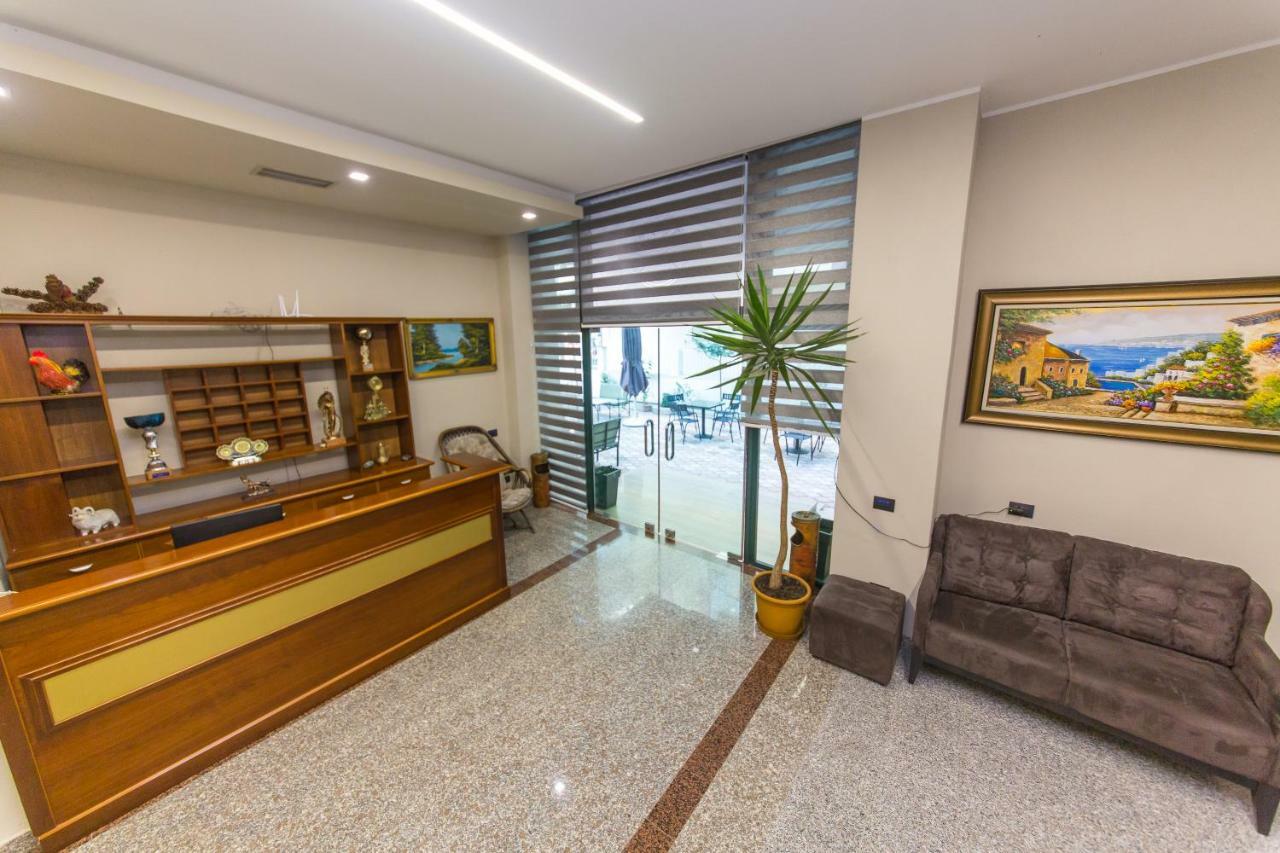 Western Star Hotel Durres Bagian luar foto